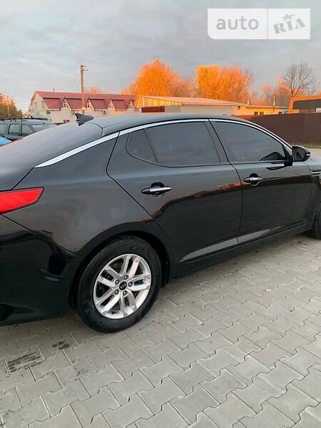 Седан Kia K5 2014 в Барышевке