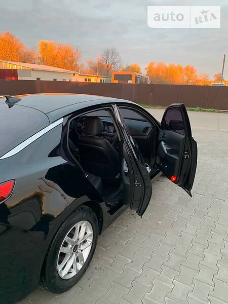 Седан Kia K5 2014 в Барышевке
