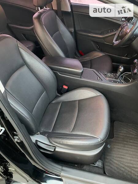 Седан Kia K5 2014 в Барышевке