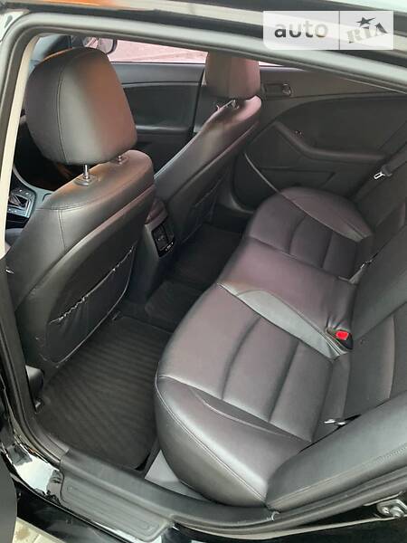 Седан Kia K5 2014 в Барышевке