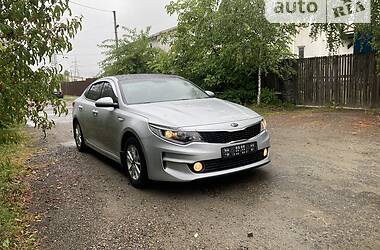 Седан Kia K5 2016 в Киеве