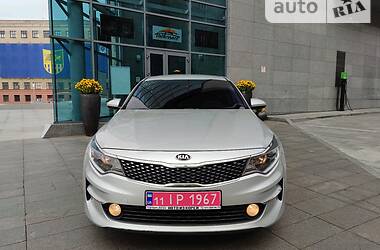 Седан Kia K5 2016 в Киеве