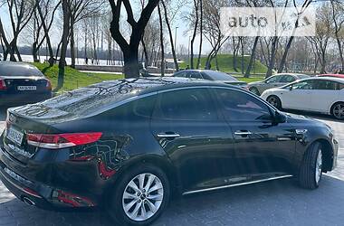 Седан Kia K5 2015 в Киеве