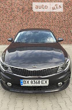 Седан Kia K5 2017 в 
