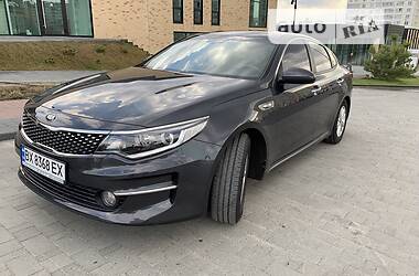Седан Kia K5 2017 в 