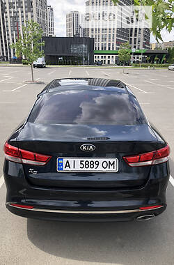 Седан Kia K5 2015 в Киеве