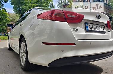 Седан Kia K5 2014 в Покровске