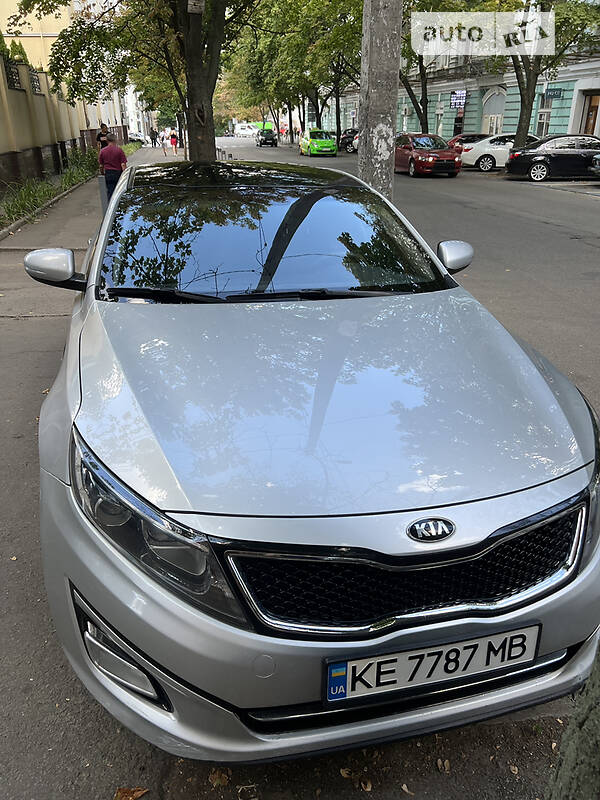 Седан Kia K5 2013 в Дніпрі