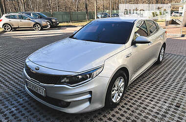 Седан Kia K5 2016 в Киеве