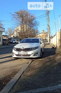 Седан Kia K5 2013 в Одессе