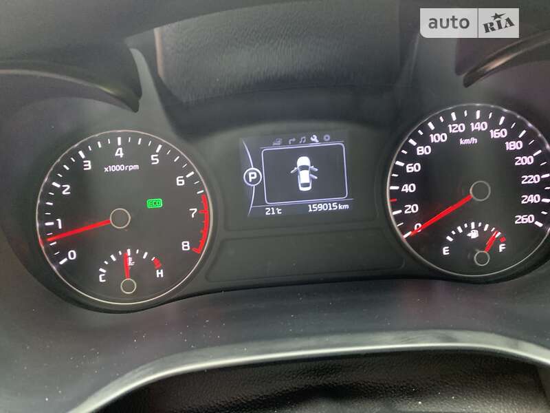 Седан Kia K5 2016 в Ровно