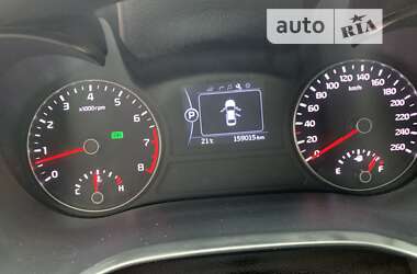 Седан Kia K5 2016 в 