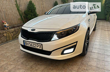 Седан Kia K5 2015 в Одессе