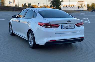 Седан Kia K5 2016 в Києві