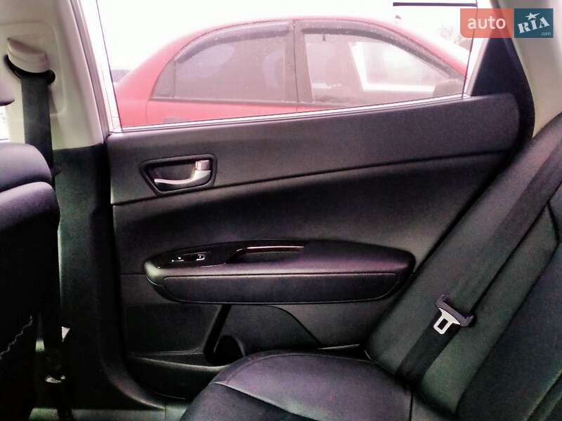 Седан Kia K5 2015 в Барышевке фото 44 Седан Kia K5 2015 в Барышевке