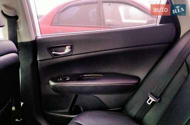 Седан Kia K5 2015 в 