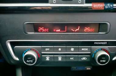 Седан Kia K5 2015 в 