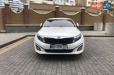 Седан Kia K5 2015 в Одессе