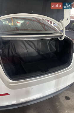 Седан Kia K5 2015 в Одессе