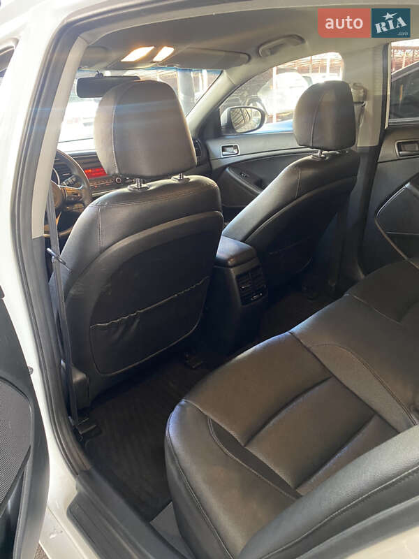 Седан Kia K5 2015 в Одессе