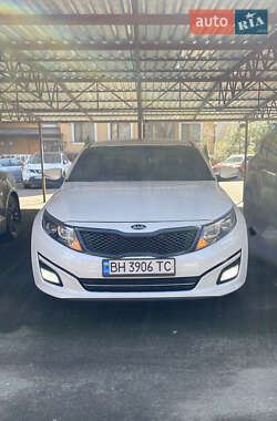 Седан Kia K5 2015 в Одессе