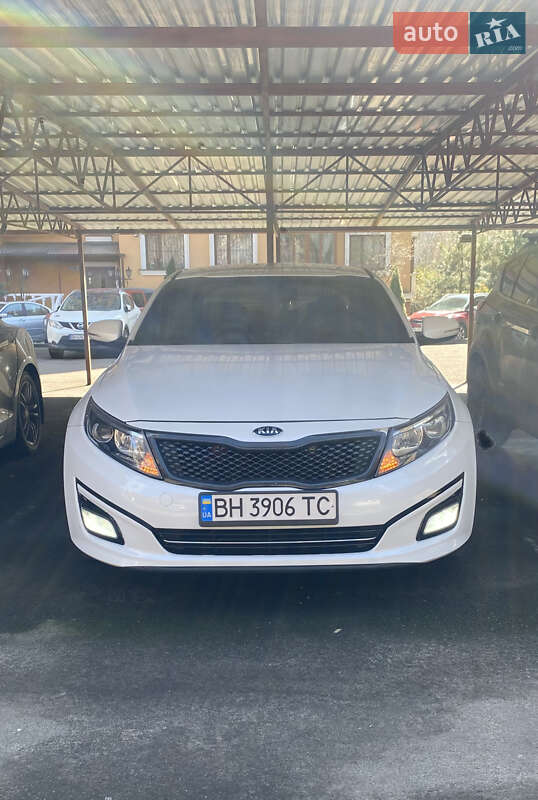 Седан Kia K5 2015 в Одессе