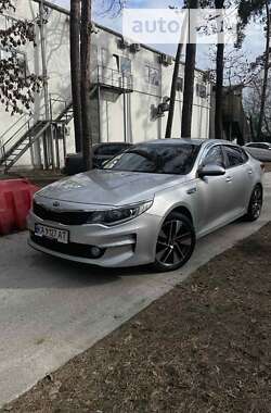 Седан Kia K5 2015 в Киеве