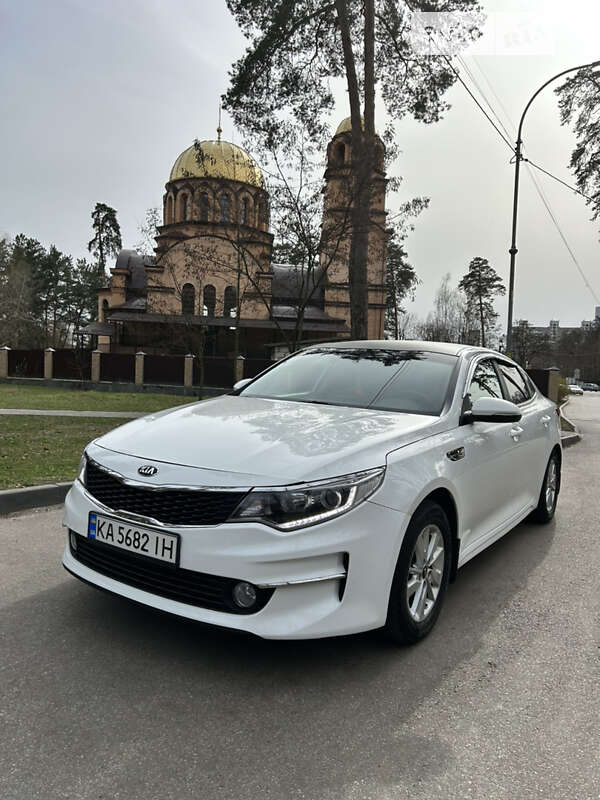 Седан Kia K5 2018 в Києві