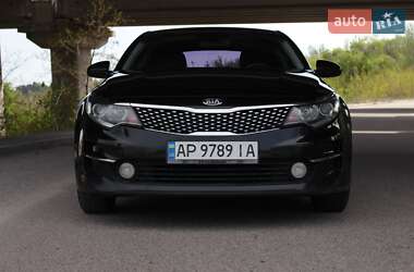 Седан Kia K5 2016 в 