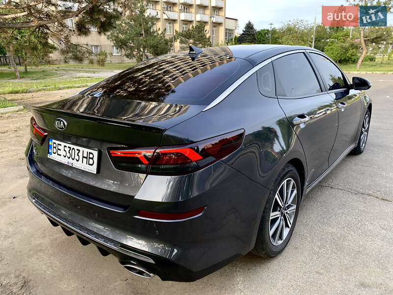 Седан Kia K5 2019 в Николаеве