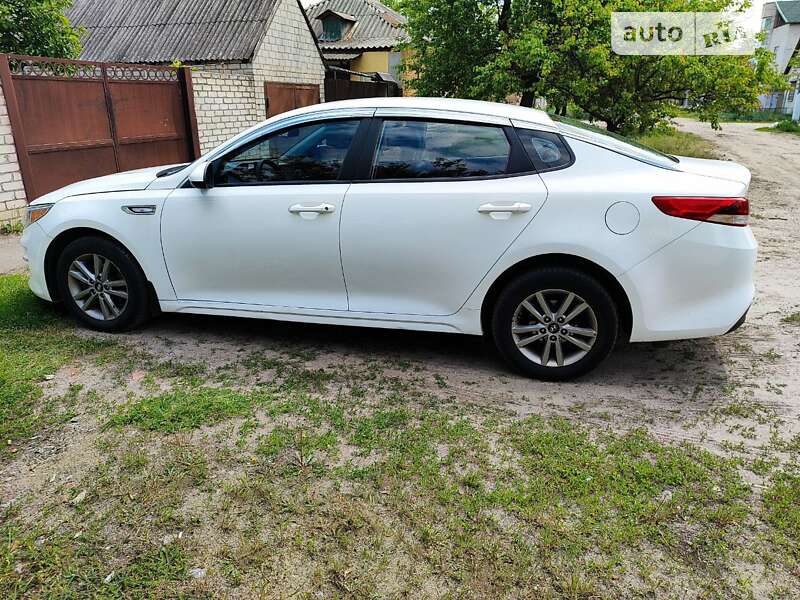 Седан Kia K5 2017 в Харкові