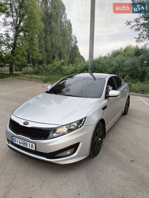 Седан Kia K5 2012 в Полтаве