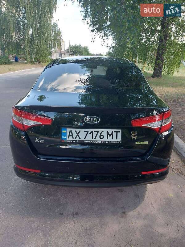 Седан Kia K5 2011 в Харькове