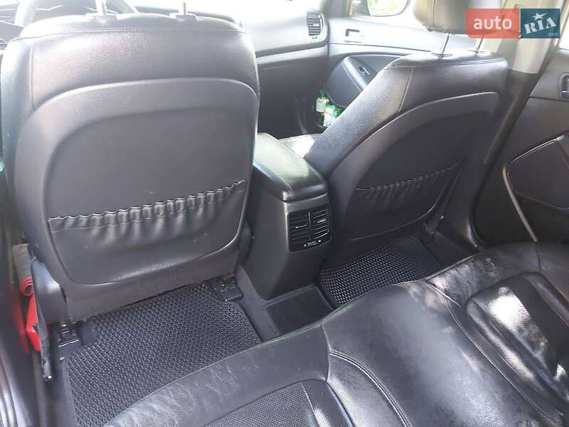 Седан Kia K5 2011 в Харькове