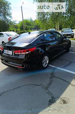 Седан Kia K5 2016 в Днепре