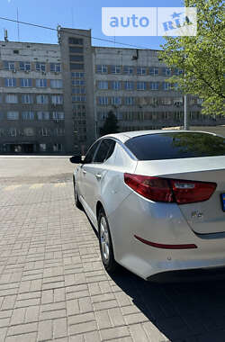 Седан Kia K5 2015 в Киеве