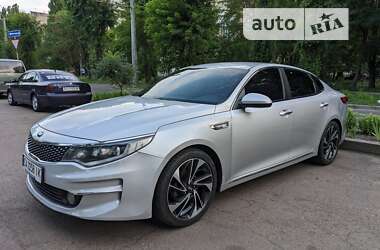 Седан Kia K5 2016 в Золотоноші