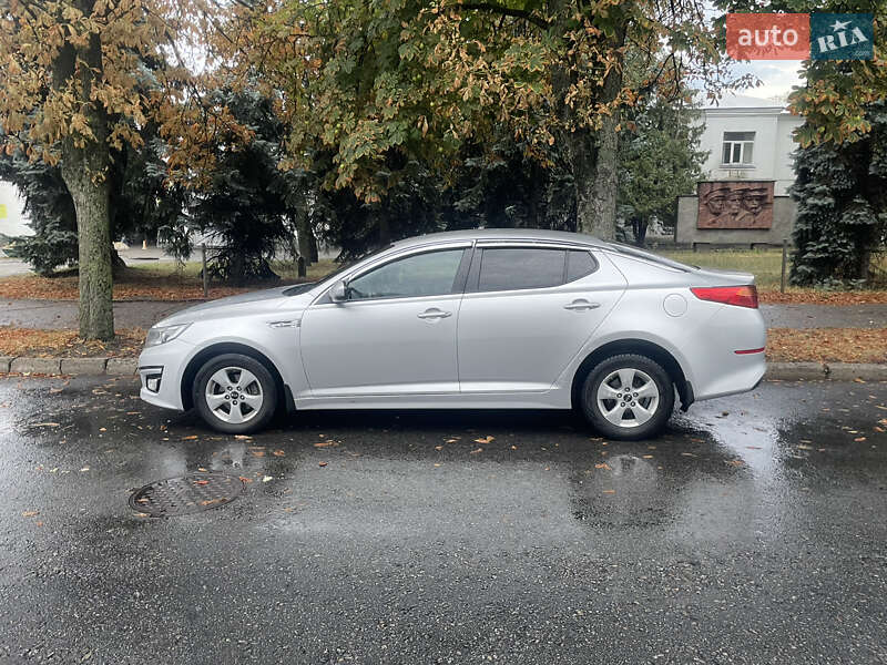 Седан Kia K5 2015 в Києві