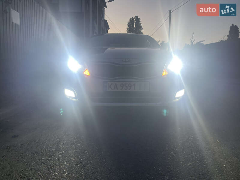 Седан Kia K5 2015 в Києві