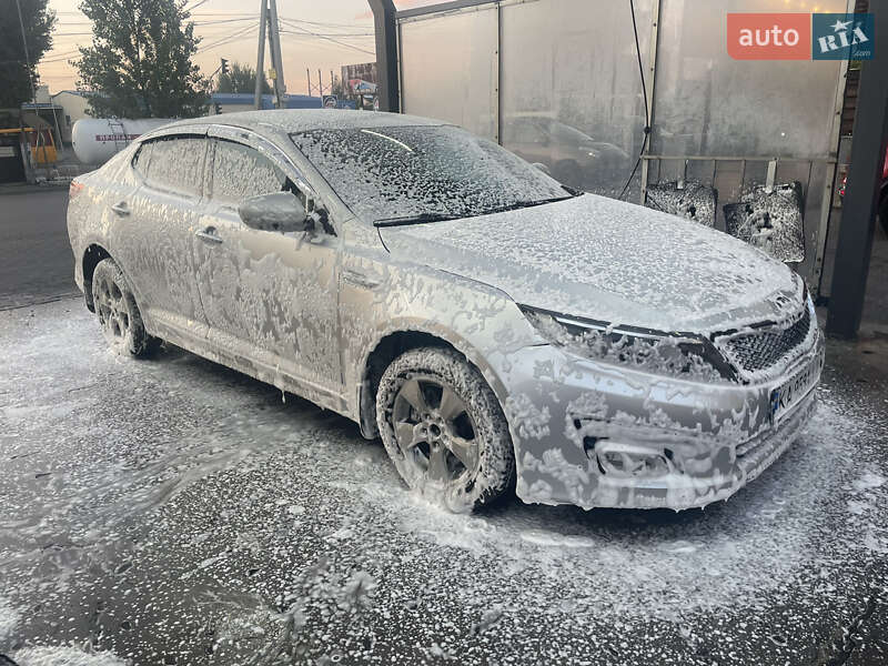 Седан Kia K5 2015 в Києві