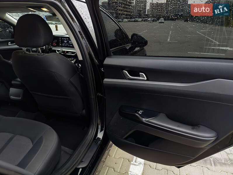 Седан Kia K5 2020 в Киеве фото 24 Седан Kia K5 2020 в Киеве