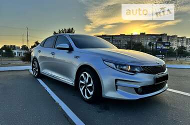 Седан Kia K5 2016 в Киеве