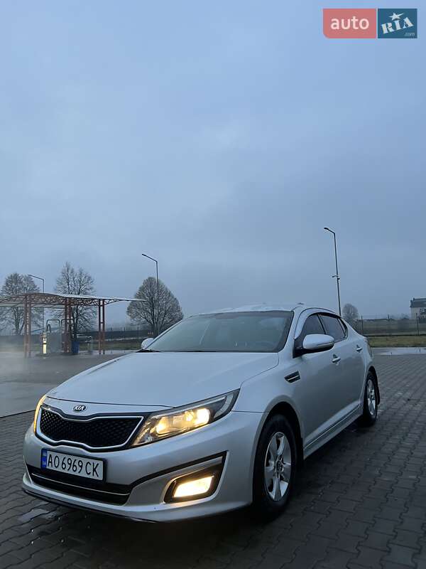 Седан Kia K5 2014 в Тячеве фото 2 Седан Kia K5 2014 в Тячеве