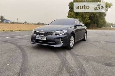 Седан Kia K5 2017 в Ромнах