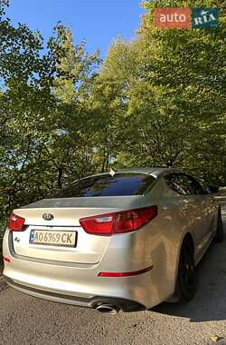 Седан Kia K5 2014 в 