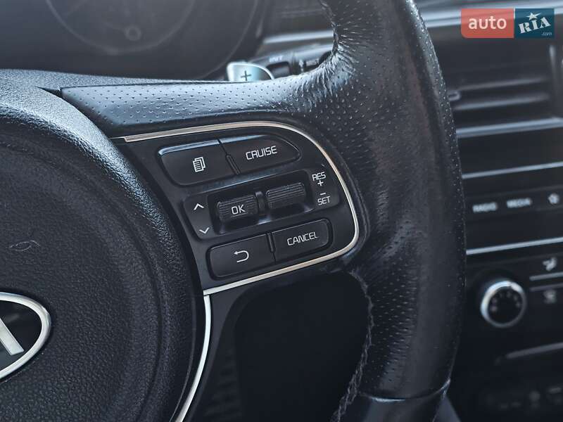 Седан Kia K5 2017 в Тернополі