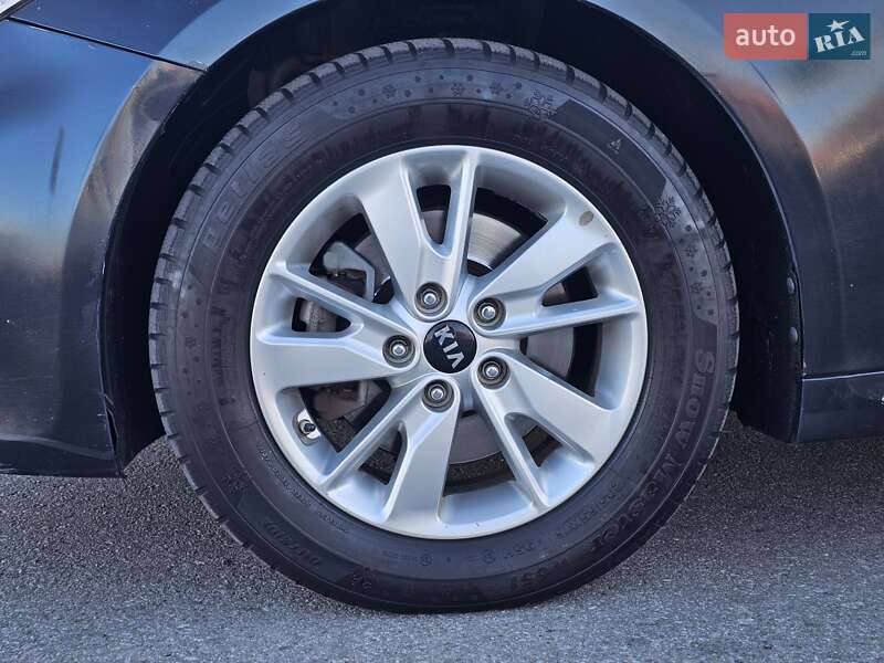 Седан Kia K5 2017 в Тернополі