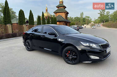 Седан Kia K5 2010 в Дніпрі