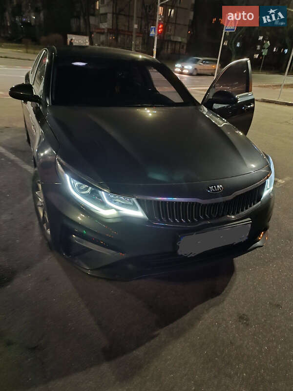 Седан Kia K5 2018 в Киеве