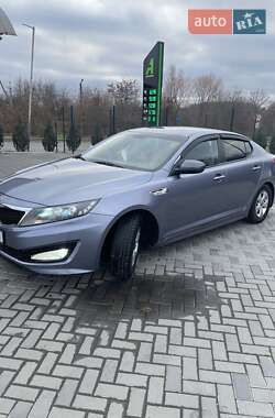 Седан Kia K5 2010 в Полтаві